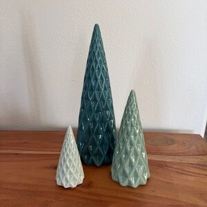 Decocrated Set of 3 Ceramic Geometric Christmas Winter Trees Decor